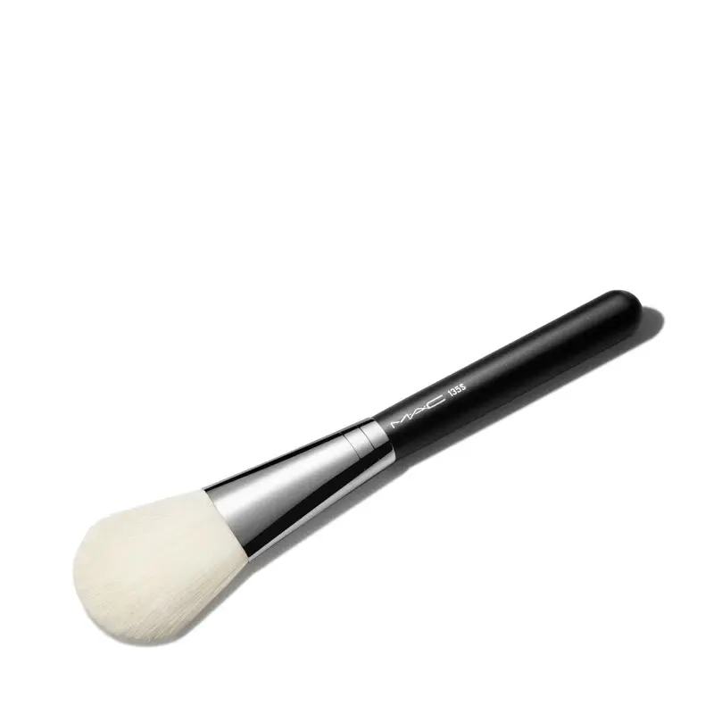 135 SYNTHETIC LARGE FLAT POWDER BRUSH